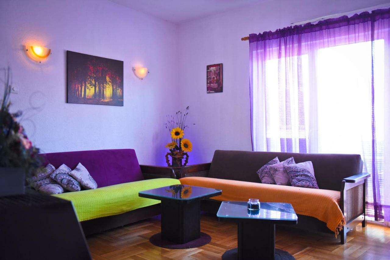 Goldy Hostel Бітола Екстер'єр фото